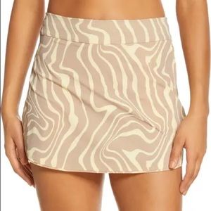NWT Pampas Swirl Exercise 3” Skort
